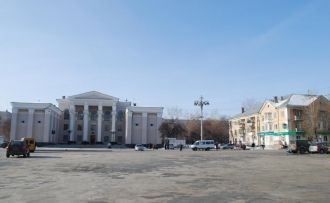 Центральная площадь Полевского.
