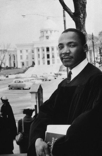 Убит лидер Движения за гражданские права чернокожих в США Мартин Лютер Кинг