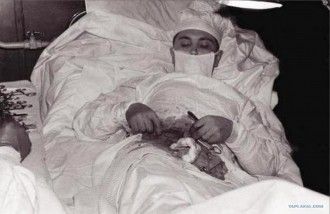 В Антарктиде врач-хирург Леонид Рогозов вырезал сам себе аппендицит