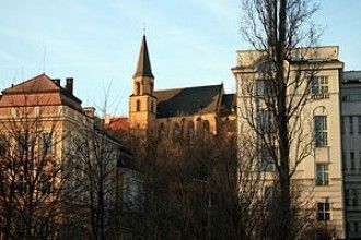 Основан Карлов университет в Праге