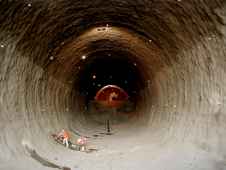 Работы были начаты на английском берегу 