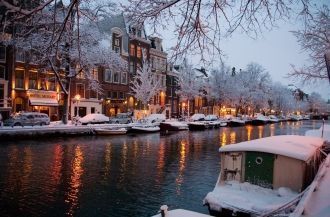 Каналы Амстердама зимой.