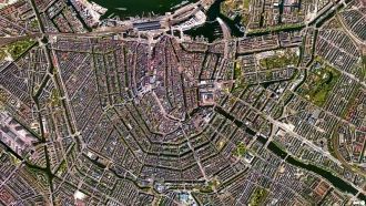 Многочисленные каналы Амстердама с высот