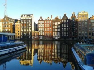 Главная особенность каналов Амстердама -