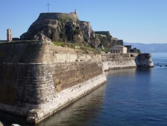 Свою историю Старая крепость ведет еще с