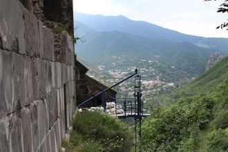 Подъемник, которым пользуются археологи 