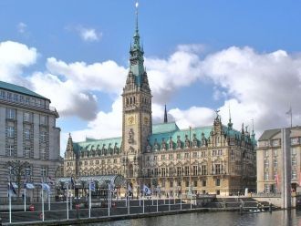 Величественное здание внушает своими раз