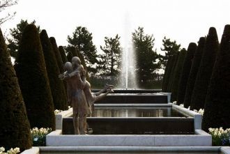 Королевский парк цветов Кекенхоф находит