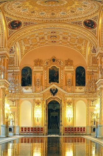 Александровский зал, в который из Георги