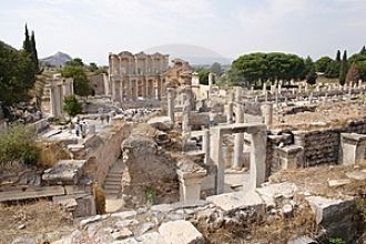 Эфес – древний город, расположенный на з