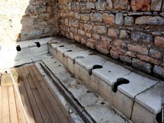 Эфес знаменит и руинами своих турецких б
