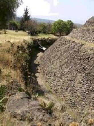 На глубине 6 метров пирамиду Куикуилько 