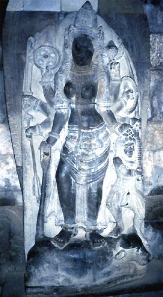 В храме сохранилась статуя богини Дурги,