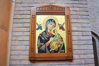 Икона Богородицы с Младенцем в базилике.