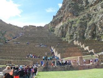 Поднимаясь по лестнице инкской крепости 