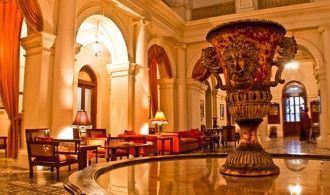 Внутри дворца Нур-Махал