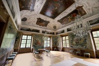 Дворец создан так, чтобы отразить мощный