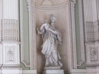 Парадная лестница.Скульптура Азия. Ск-р 