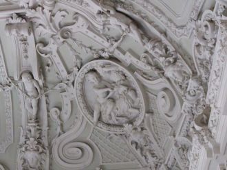 Парадная лестница. Фрагмент мраморного д