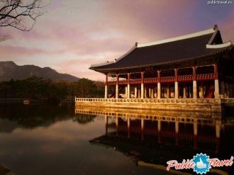 В 1997 году за самобытность дворец был з