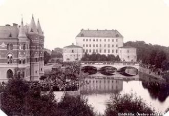 Как и во всех, уважающих себя, замках, з