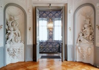 Вспомогательная интимная роль была отвед