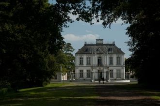 Название «Фалькенлуст», в переводе означ