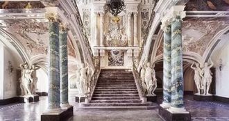 Оба замка возведены в начале XVIII века 