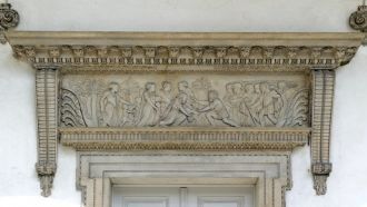 С архитектурной точки зрения летний двор