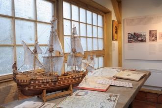 Чтобы сохранить памятник, по личному при