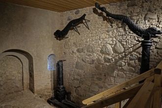 Подвал охраны.