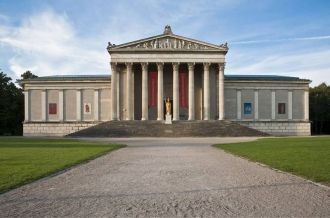 Глиптотека и Пропилеи