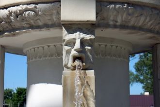 Вилла Хайма Френкеля. Фонтан