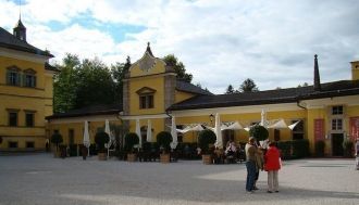 Замок Хельбрунн (буквально, «чистый исто