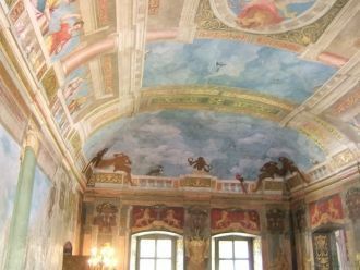 В Зале приемов и Музыкальной гостиной мо