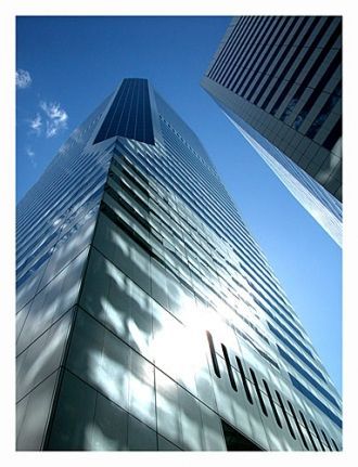 Комплекс Сентрал плаза состоит из двух ч