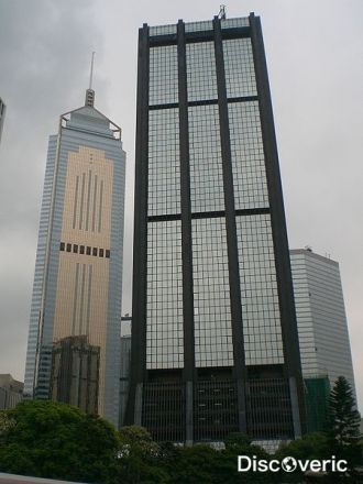 На вершине Сентрал плаза находятся уника