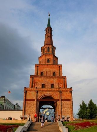 Вид Башни Сююмбике с западной стороны.