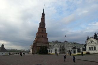 В 1998 году было проведено укрепление фу