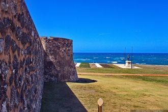 Вид со стороны Форта Сан-Фелипе на океан