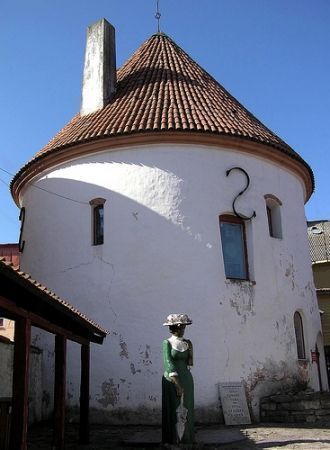 Красная башня была самым высоким зданием