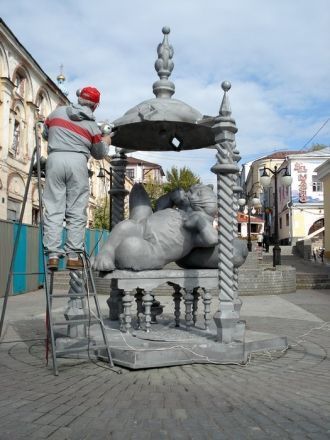 Отлив скульптуры выполнен на Жуковском з