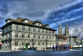 Слово «ратуша» было заимствовано из поль