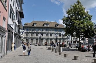 Мост через реку Лиммат; он был построен 