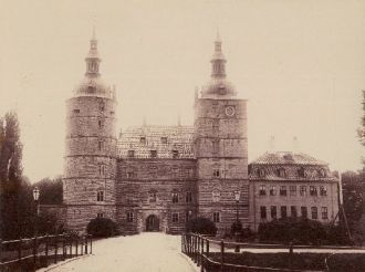 Замок до пожара 1893 (ок. 1890)