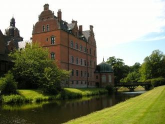 Ров около Замка Валлё.