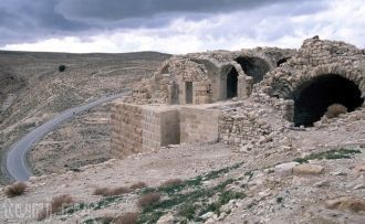 Крепость расположилась на ровном плато н