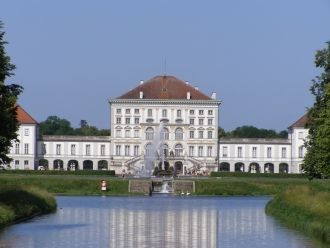 Архитектором Нимфенбурга был Агностино Б