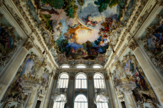 На территории парка находятся три неболь