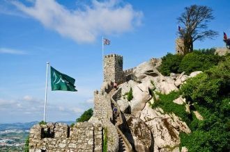 Замок мавров (Castelo dos Mouros) — замо